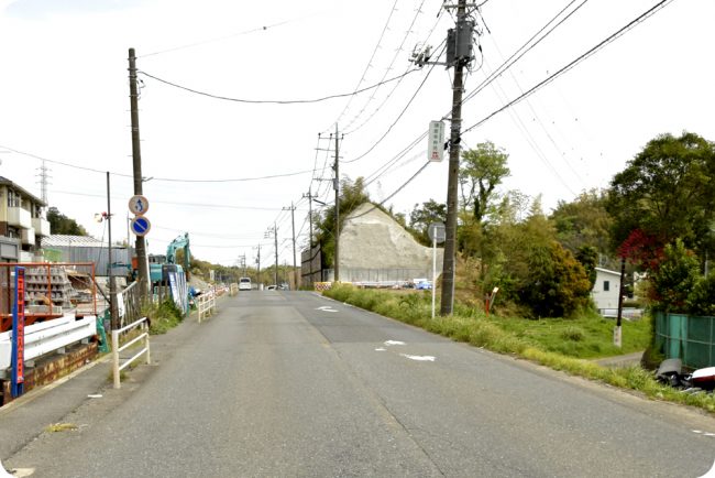 鎌 倉 市 関 谷 と の 境 界 付 近