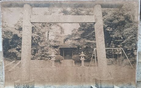 明治６年　元五霊より移された藁葺き屋根の本殿写真